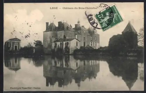 AK Legé, Château du Bois-Chevalier reflet dans l`eau