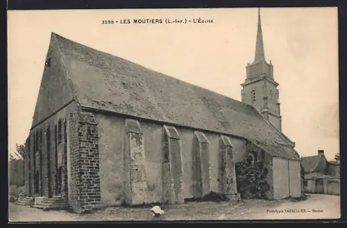 AK Les Moutiers /L.-Inf., L`Église