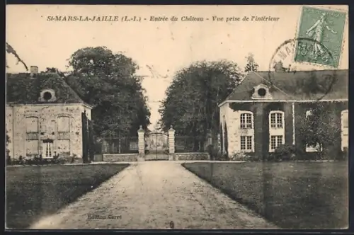 AK St-Mars-la-Jaille /L.-I., Entrée du Château, Vue prise de l`intérieur