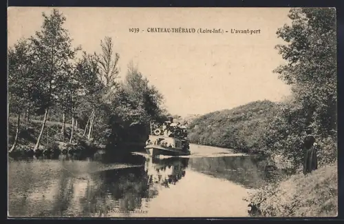AK Château-Thébaud /Loire-Inf., L`avant-port avec bateau sur la rivière entouré de nature