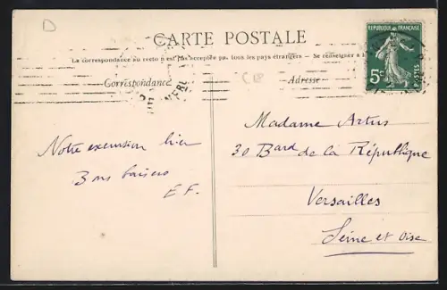 AK Château-Thébaud /Loire-Inf., L`avant-port avec bateau sur la rivière entouré de nature