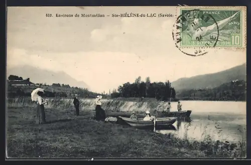 AK Ste-Hélène-du-Lac, Promenade au bord du lac avec des barques et des personnes en tenue d`époque