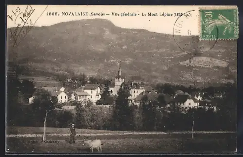 AK Novalaise /Savoie, Vue générale, Le Mont Lépine en arrière-plan