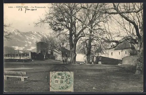 AK Conflans, La Promenade avec vue sur les montagnes en arrière-plan