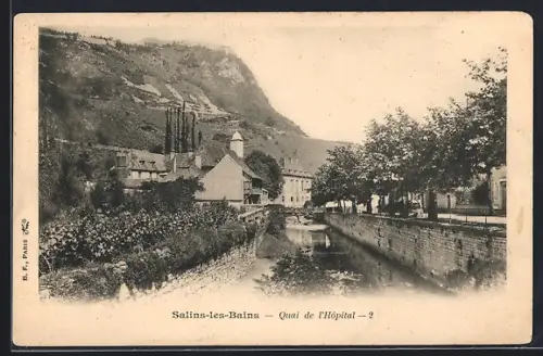 AK Salins-les-Bains, Quai de l`Hôpital avec vue sur le canal et les collines environnantes