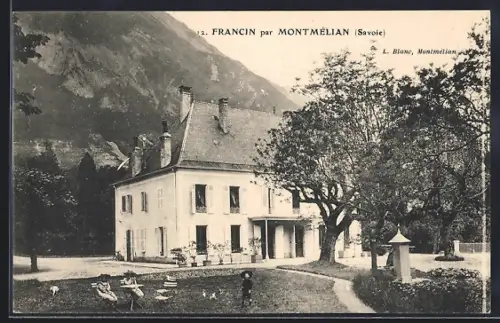 AK Francin /Montmélian, Maison de campagne avec jardin et montagnes en arrière-plan