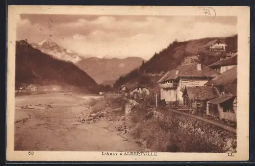 AK Albertville, L`Arly à Albertville avec vue sur les montagnes environnantes
