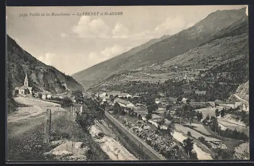 AK Le Freney /Vallée de la Maurienne, vue sur le village et les montagnes environnantes