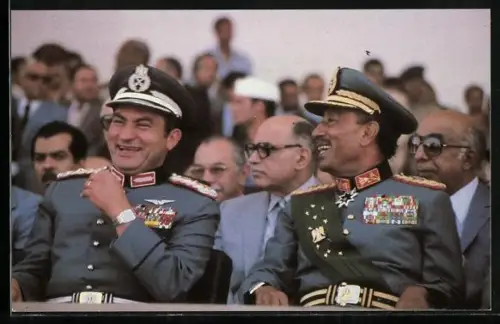 AK Anwar Sadat und Hosni Mubarak in Galauniform, kurz vor dem Anschlag bei dem Sadat sein Leben lies