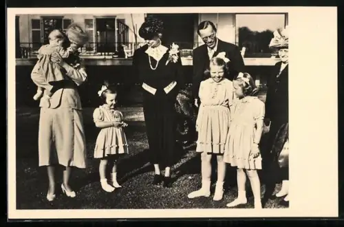 AK Soestdijk, Het Prinselijk gezin met Mevr. Roosevelt 1948