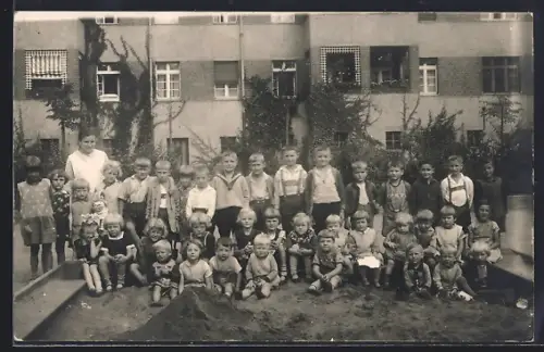 Foto-AK Berlin-Neukölln, Kinder der Vorschule Hufeisensiedlung 1928