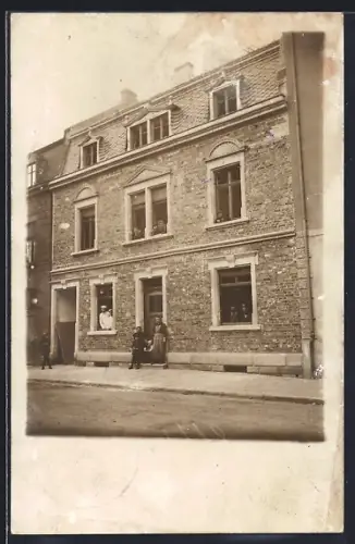 Foto-AK Saarbrücken-Burbach, Geschäft von Dachdeckermeister Michael Ecker