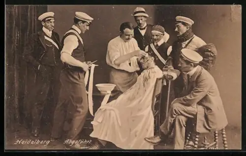 AK Heidelberg, Studenten versorgen die Verletzungen des Verlierers