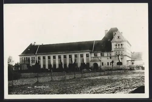 AK Mukacevo, Partie an grossem Gebäude