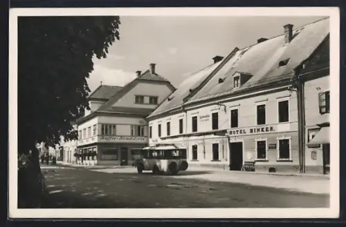 AK Neumarkt /Stmk., platz mit Hotel Hinker und Kaffee-Konditorei