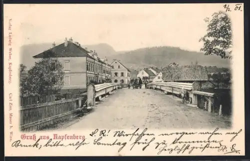 AK Kapfenberg, Strassenpartie mit Brücke u. Bergpanorama
