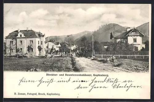 AK Kapfenberg, Direktor- und Beamtenwohnhäuser mit Strasse, Strassenbauarbeiter, Panorama
