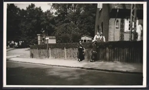 Foto-AK Lyngby, Old People`s Cottages