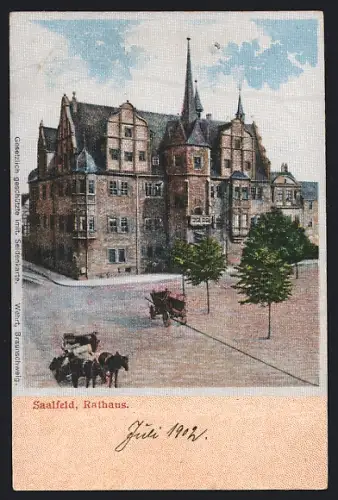 Seiden-Imitations-AK Saalfeld / Saale, Rathaus mit Strassenpartie