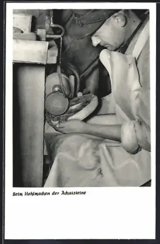 AK Edelsteinschleifer beim Hohlmachen der Achatsteine