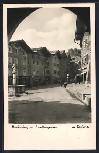 AK Berchtesgaden, Marktplatz, Brunnen, Wohnhäuser