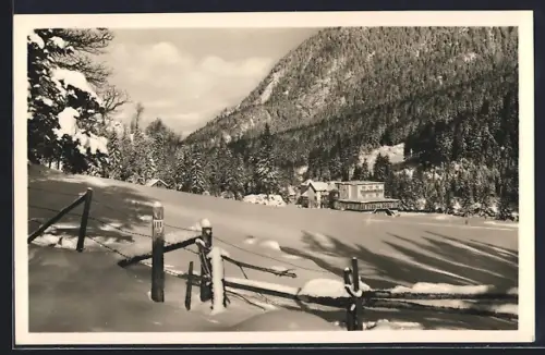 AK Hallthurm, Passhöhe im Winter, verschneite Landschaft