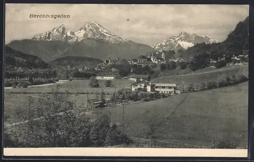 AK Berchtesgaden, Ortsansicht mit Watzmann und Alpenpanorama