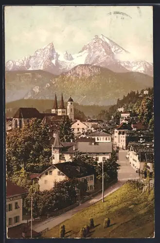 AK Berchtesgaden, Stadtansicht mit Kirche und Watzmann