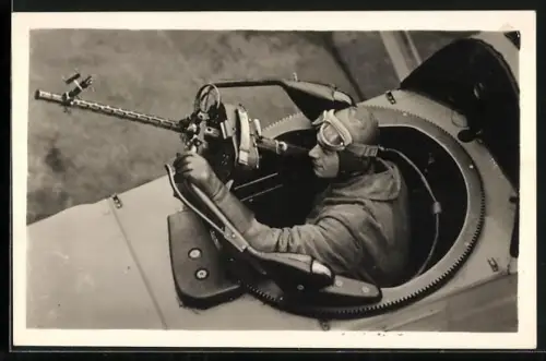AK Auklärungsflugzeug He46, Beobachter am MG