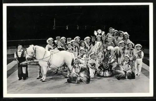 AK München-Solln, C.H. Schäfers Circus-Stadt Liliput, verkleidete Liliputaner mit Pony