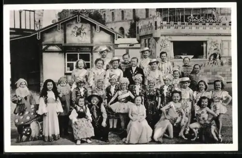 AK Schaefer's Märchenstadt Lilliput, Liliputaner Gruppenbild