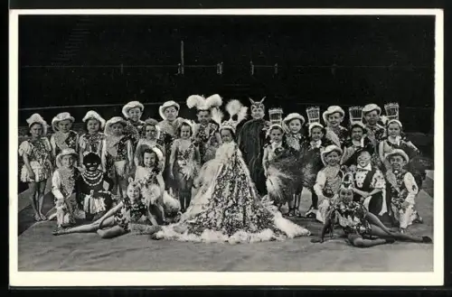 AK München-Solln, C. H. Schäfers Circus-Stadt Liliput, Memlingstrasse 11, Liliputaner