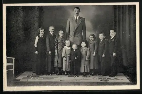 AK H. F. Zimmermann`s Liliput-Künstler-Truppe, Gruppenbild Liliputaner