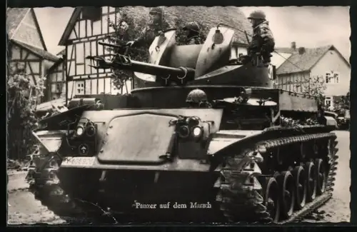 AK Unsere Bundeswehr, Panzer auf dem Marsch