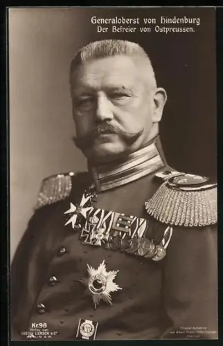 AK Generaloberst Paul von Hindenburg mit seinen Orden