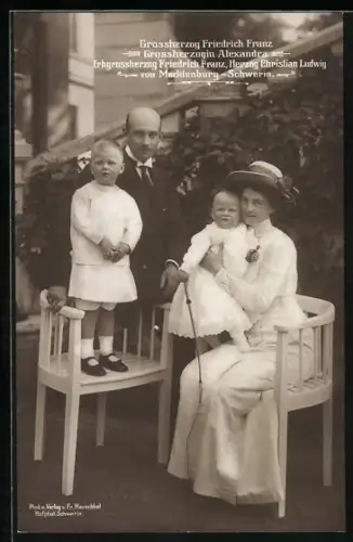AK Grossherzog Friedrich Franz von Mecklenburg mit seiner Familie