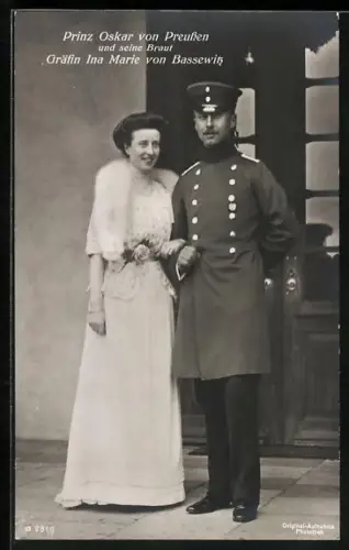 AK Prinz Oskar von Preussen und seine Braut, Gräfin Ina Marie von Bassewitz