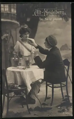 AK Alt-Heidelberg, Student fasst der Kellnerin ans Kinn und schaut ihr in die Augen