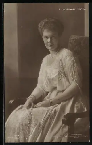 AK Kronprinzessin Cecilie mit Perlenschmuck