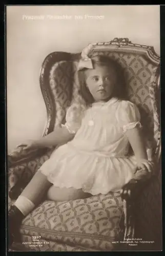 AK Prinzessin Alexandrine von Preussen im Sessel sitzend