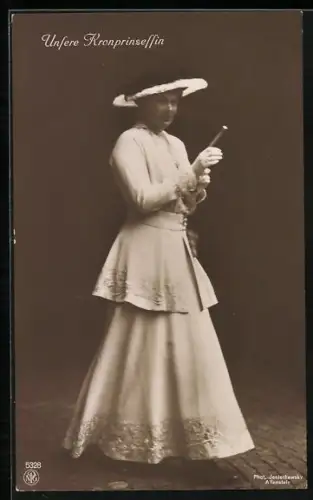 AK Unsere Kronprinzessin Cecilie mit Hut