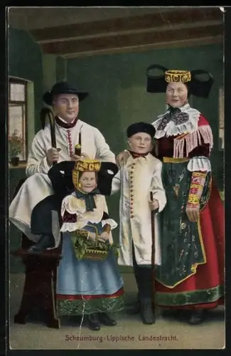 AK Familie in Schaumburg-Lippischer Landestracht