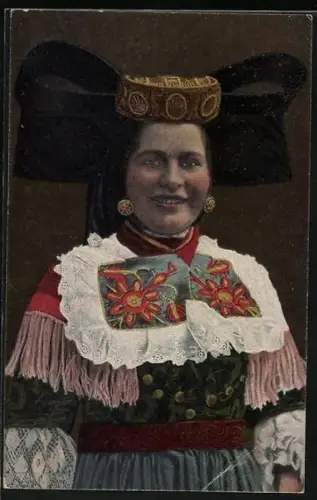 AK Bad Oeynhausen, Tracht Schaumburg-Lippe, lächelnde Frau