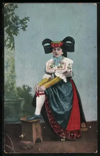 AK Junge Dame in Volkstracht aus Schaumburg-Lippe