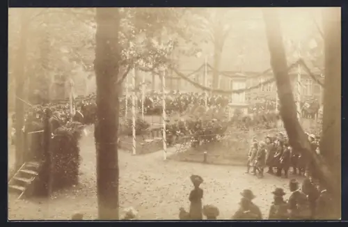 Foto-AK Menslage, Einweihung u. Enthüllung des Kriegesdenkmal