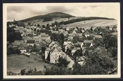 AK Meuselbach, Ortsansicht mit Meuselbacher Kuppe
