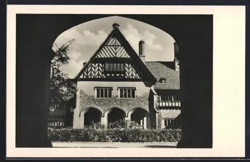 AK Potsdam, Cecilienhof, Historische Stätte des Potsdamer Abkommens, Hauptportal