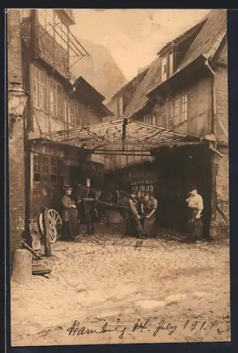 AK Hamburg, Historischer Innenhof mit Schmiede, Kurze Mühren