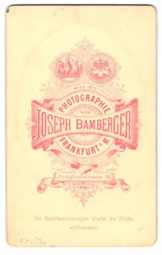 Fotografie Joseph Bamberger, Frankfurt am Main, Junghofstrasse 24, Dekor mit tanzenden Frauenfiguren