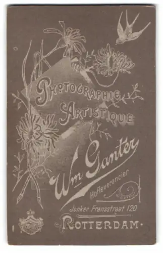 Fotografie W. Ganter, Rotterdam, Jonker Fransstraat 120, Jugendstil-Dekor mit Schwalbe und Blüten